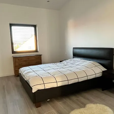 Villa House - Sleeps 8 - Pets Ok - Garden - Parking Berdorf