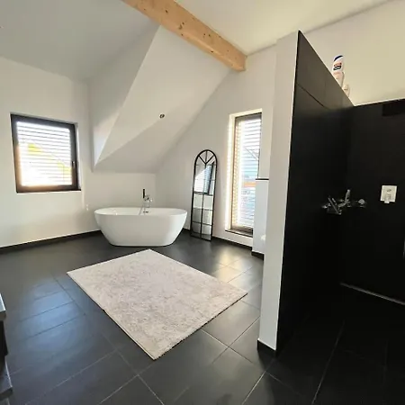 House - Sleeps 8 - Pets Ok - Garden - Parking * Berdorf