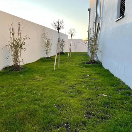 Inviting 4-bed House In Luxemburg Villa