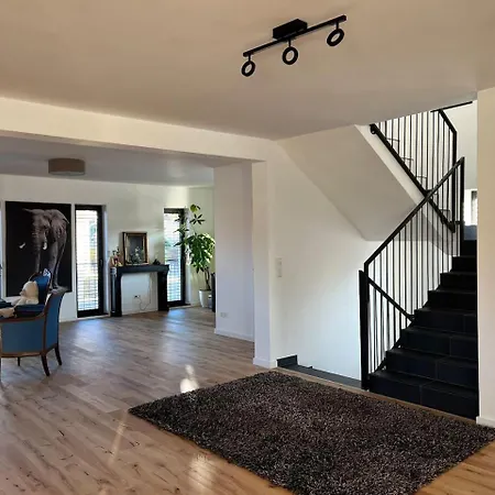 Inviting 4-bed House In Luxemburg Villa *