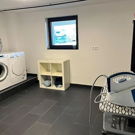 House - Sleeps 8 - Pets Ok - Garden - Parking Villa