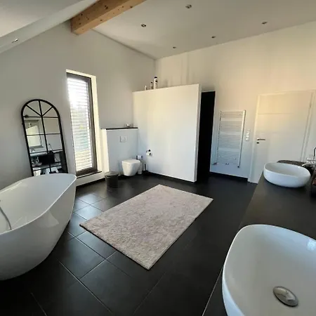 Villa House - Sleeps 8 - Pets Ok - Garden - Parking Berdorf