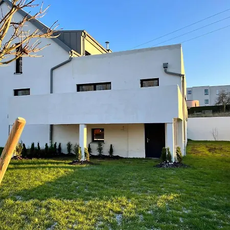 House - Sleeps 8 - Pets Ok - Garden - Parking Berdorf