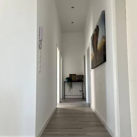 House - Sleeps 8 - Pets Ok - Garden - Parking