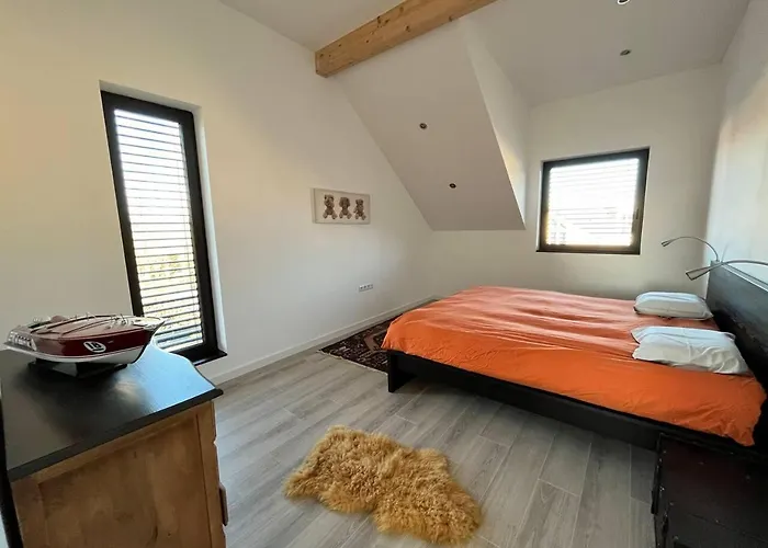 House - Sleeps 8 - Pets Ok - Garden - Parking Villa Berdorf