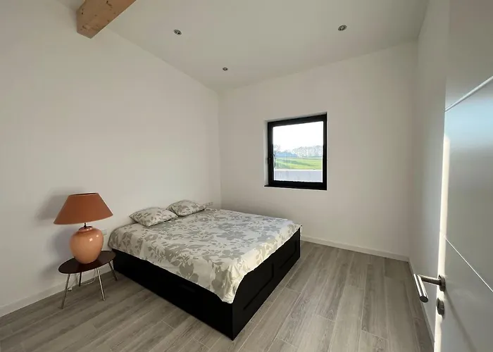 House - Sleeps 8 - Pets Ok - Garden - Parking *