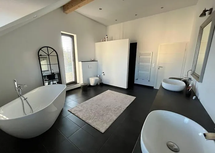 Villa House - Sleeps 8 - Pets Ok - Garden - Parking Berdorf