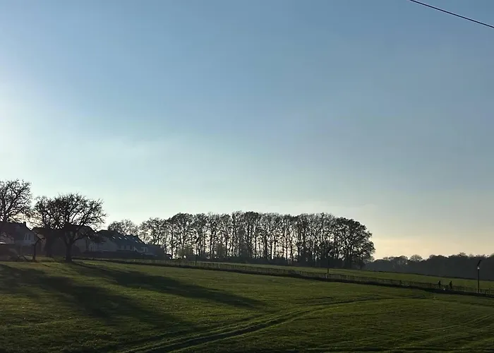 House - Sleeps 8 - Pets Ok - Garden - Parking *