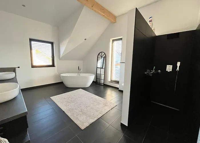 House - Sleeps 8 - Pets Ok - Garden - Parking * Berdorf