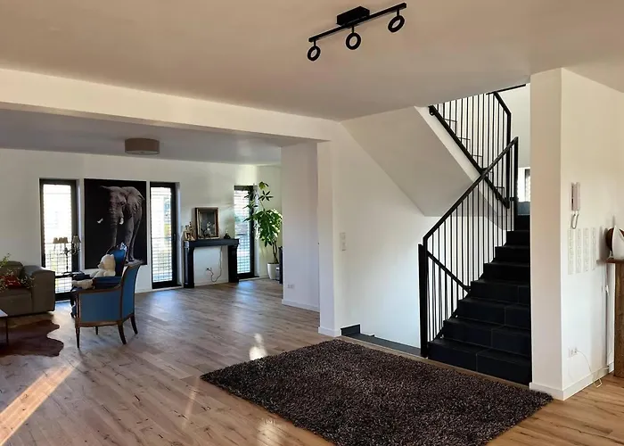 House - Sleeps 8 - Pets Ok - Garden - Parking Villa *